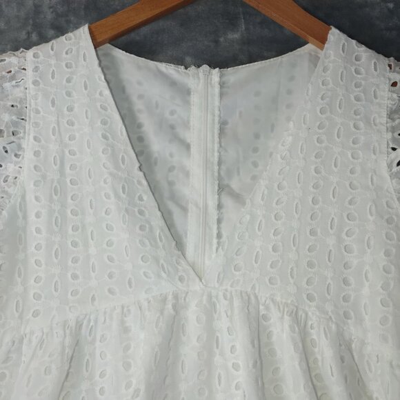 Unbranded Women's XS White Summer Romper Eyelet Lace Scallop Hem‎ Ruffle Sleeves - Picture 3 of 12